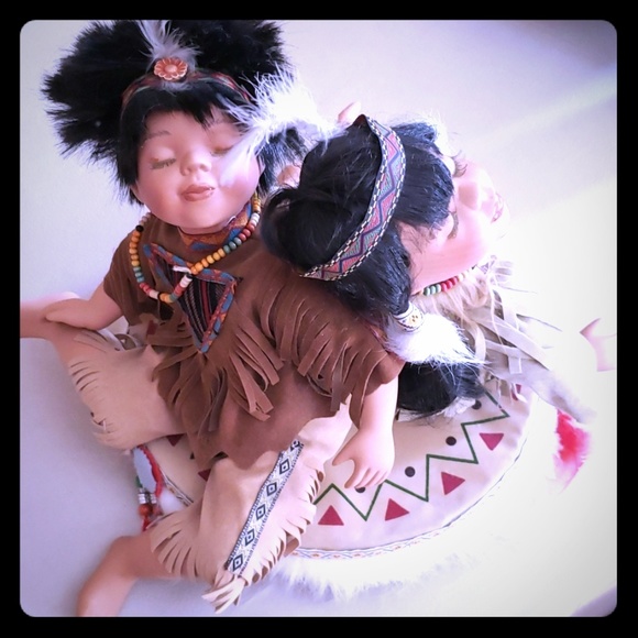 Other - Kissing Native American Porcelain Kids